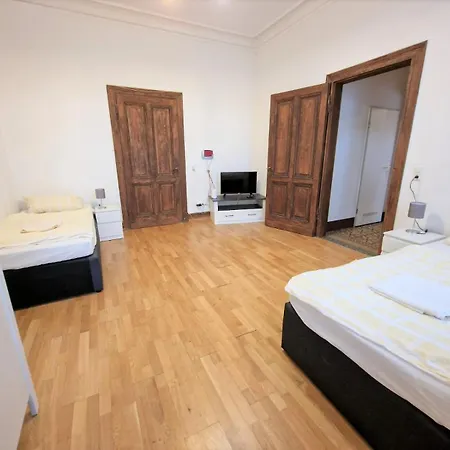 Aparthotel Vs Workers T1-6