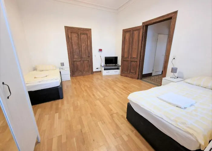 Aparthotel Vs Workers T1-6